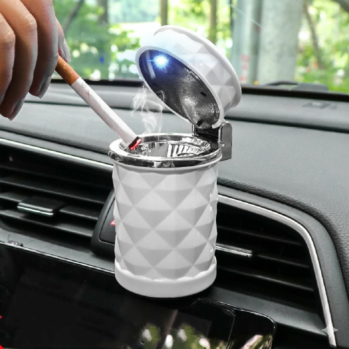 Cendrier de Voiture LED HT-012 – Design Cristal Diamant – Avec Couvercle – Blanc / Noir – Universel